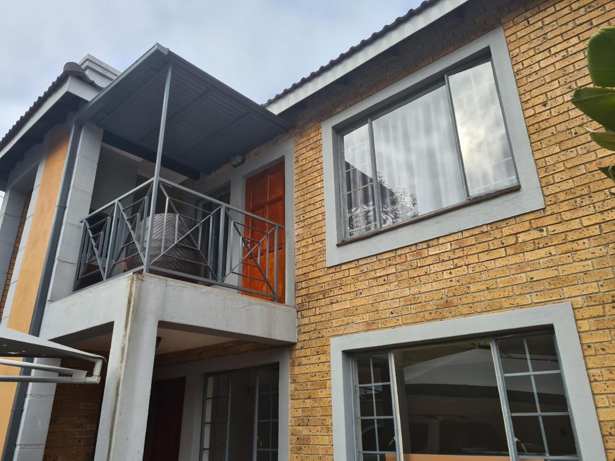 Villa Casa Lifestyle Mbombela Esterno foto